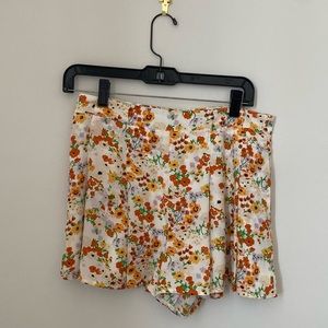 Aritizia Sunday best shorts in floral print